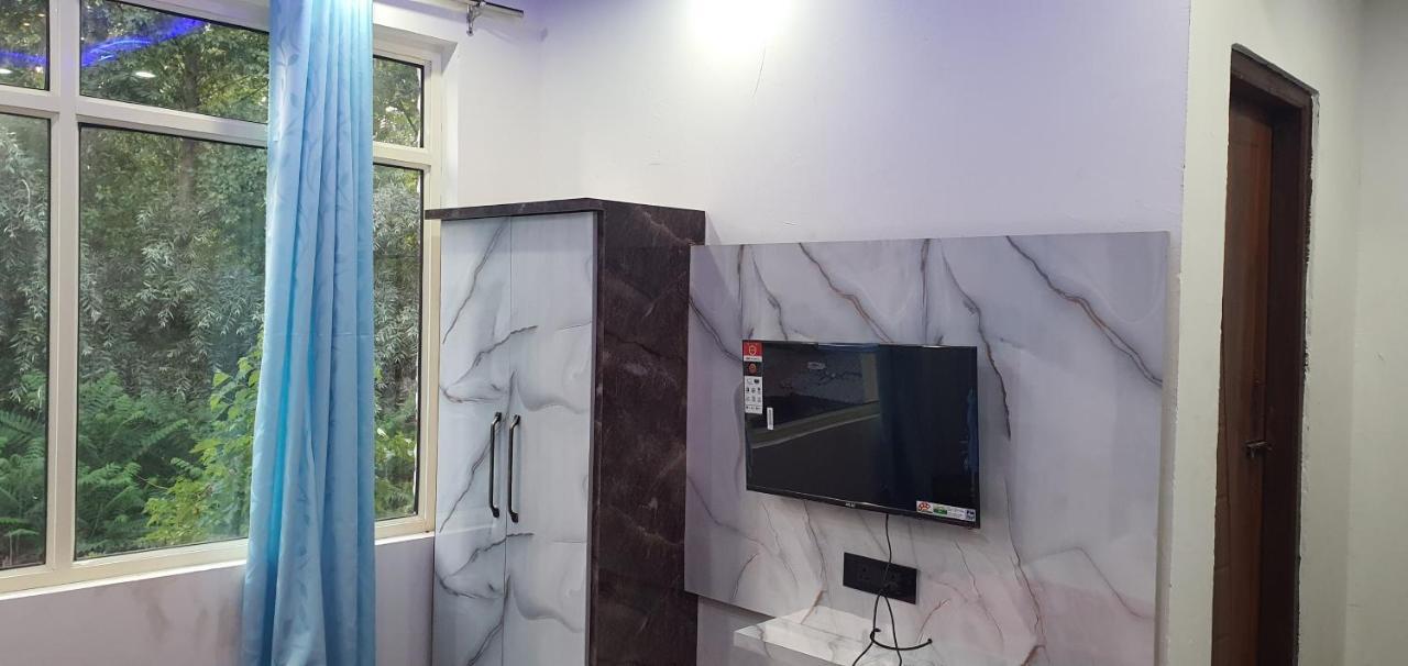 Hotel Resonance Exotic Srinagar  Ngoại thất bức ảnh