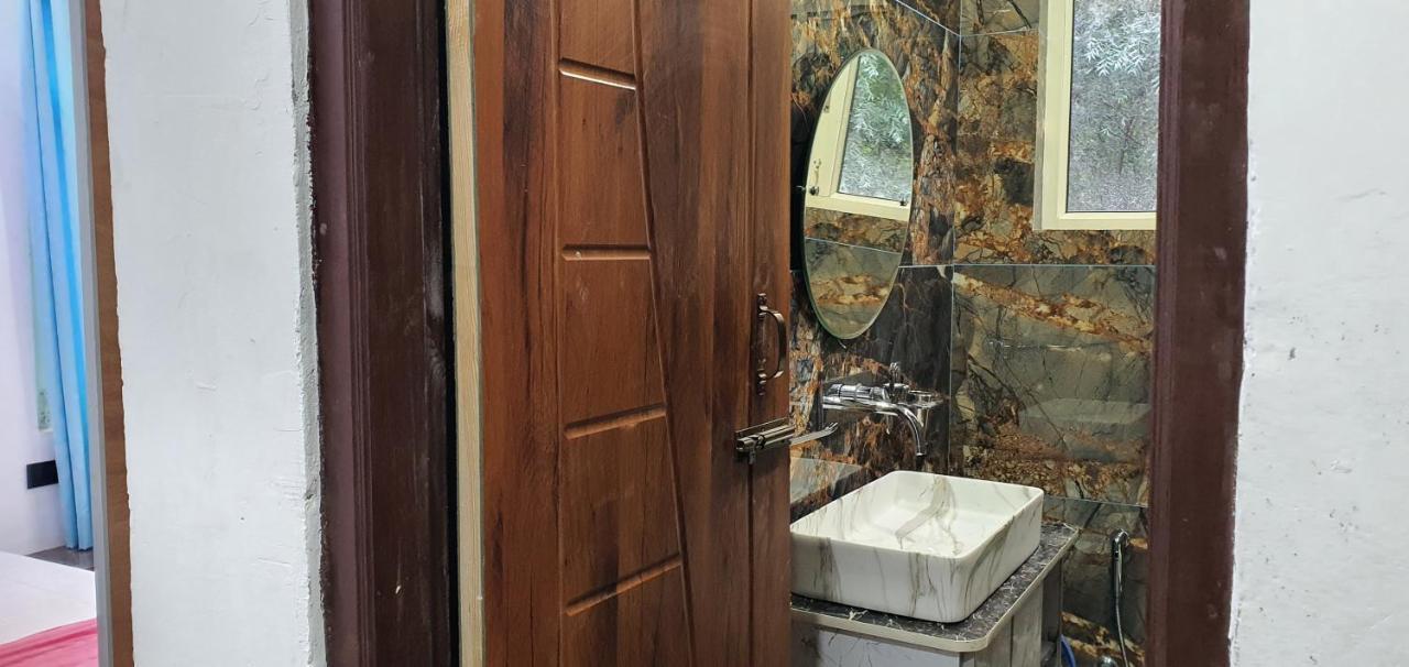 Hotel Resonance Exotic Srinagar  Ngoại thất bức ảnh