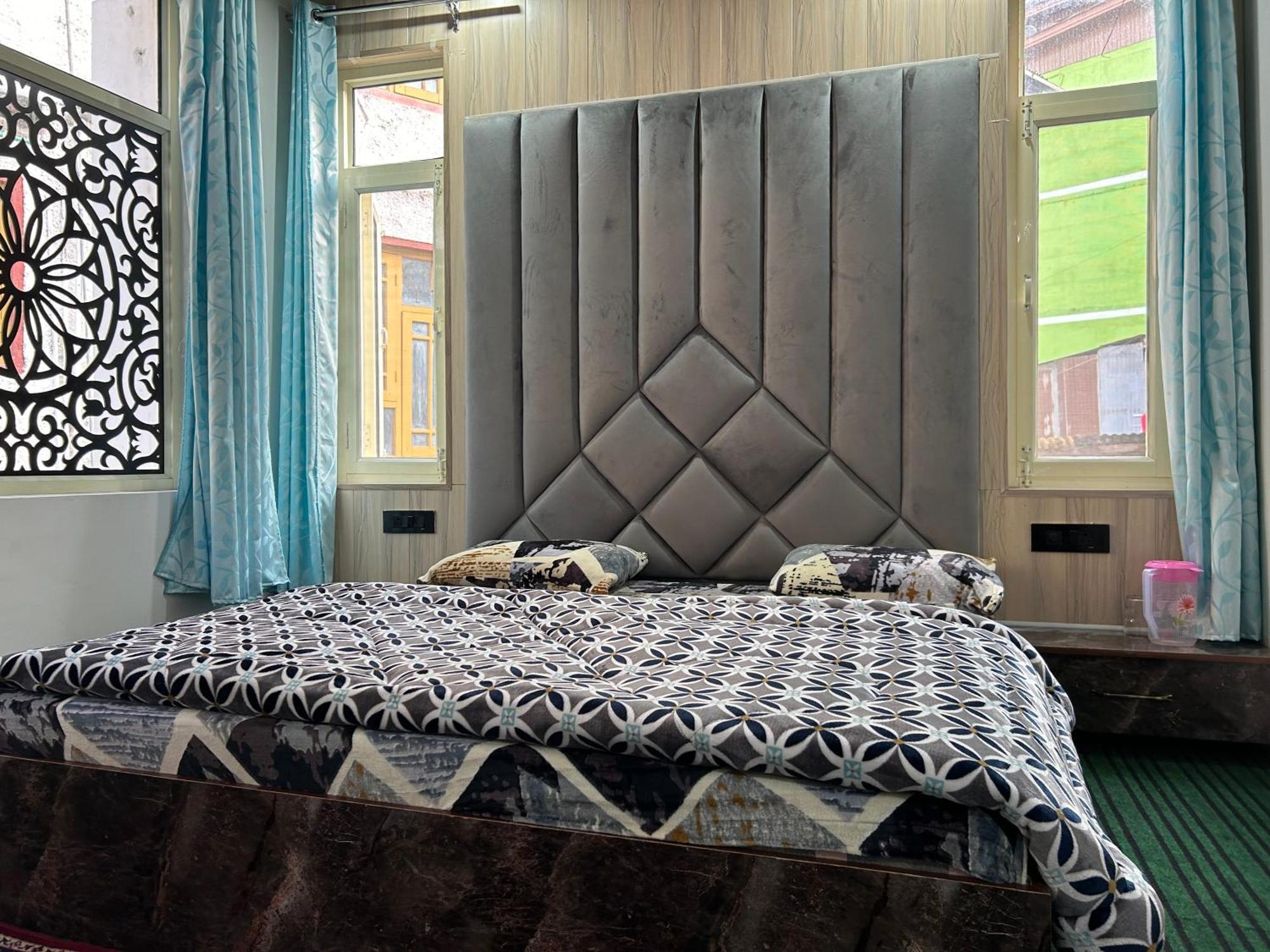 Hotel Resonance Exotic Srinagar  Ngoại thất bức ảnh
