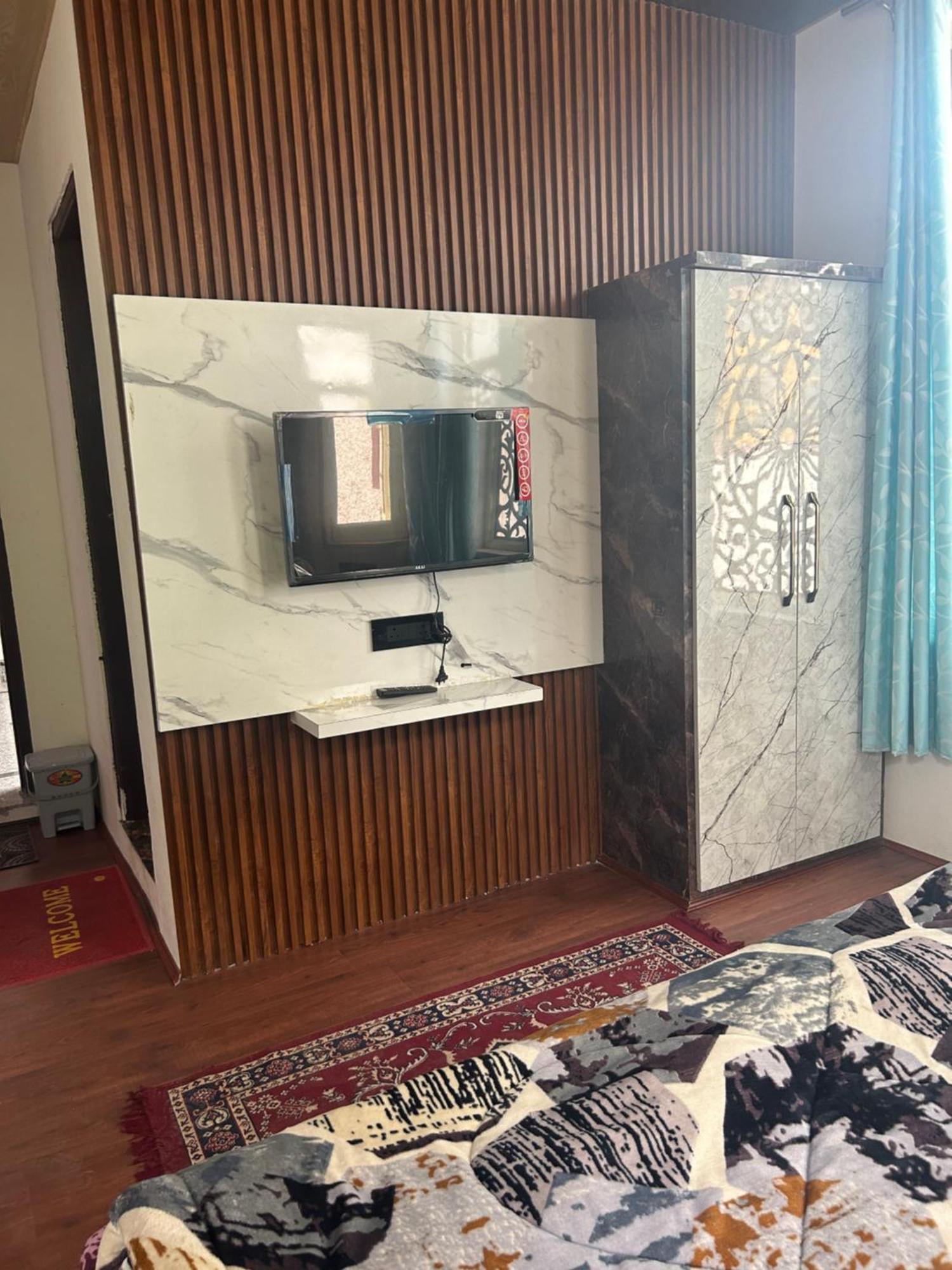 Hotel Resonance Exotic Srinagar  Ngoại thất bức ảnh